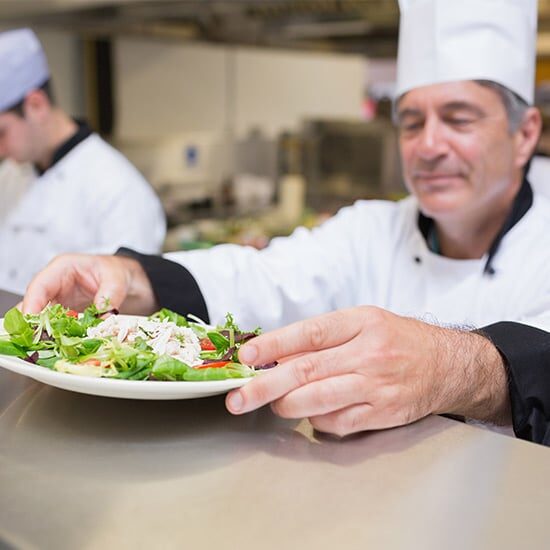 Qualitätssicherung in der Küche einer Versammlungsstätte