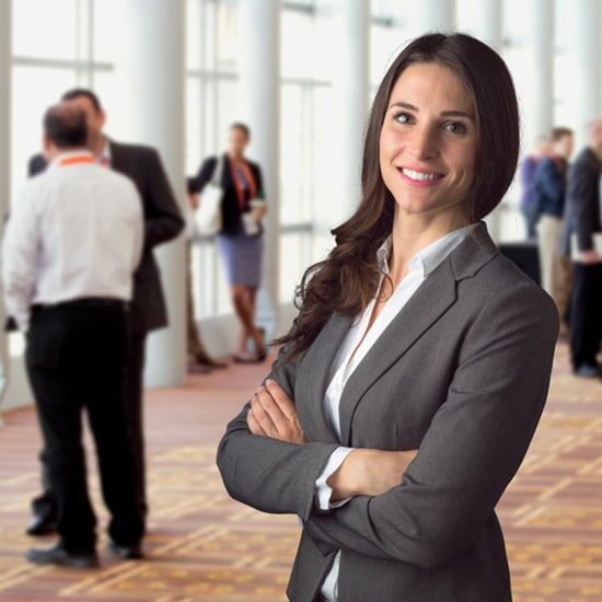 Veranstaltungsleiterin muss den Überblick bei einer Veranstaltung behalten